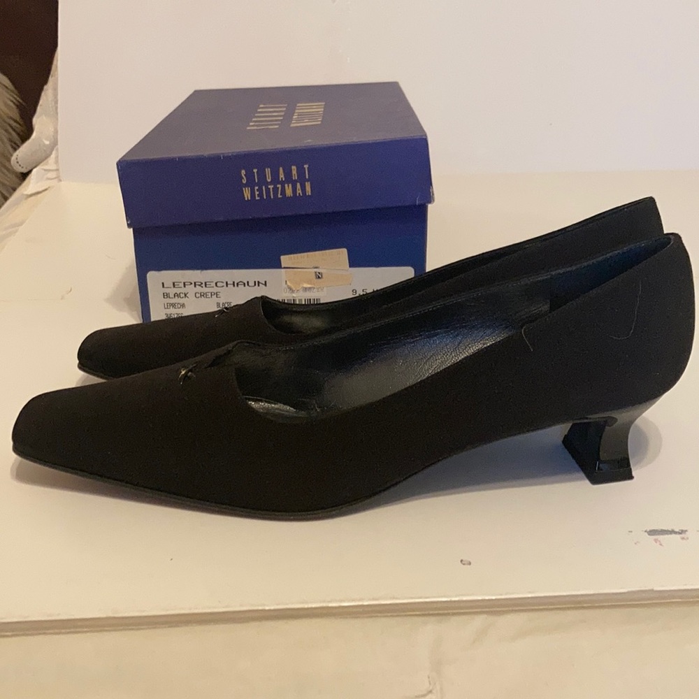 Stuart Weitzman black microfiber 91/2 narrow pumps